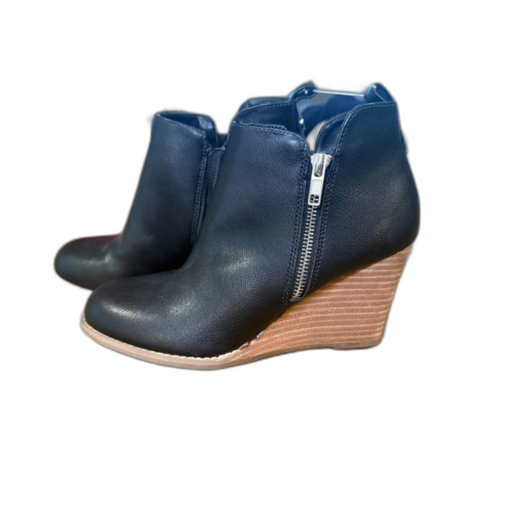 DV by Dolce Vita Shoes - New Dolce Vita DV Gladis Black Wedge Bootie, size 7.5